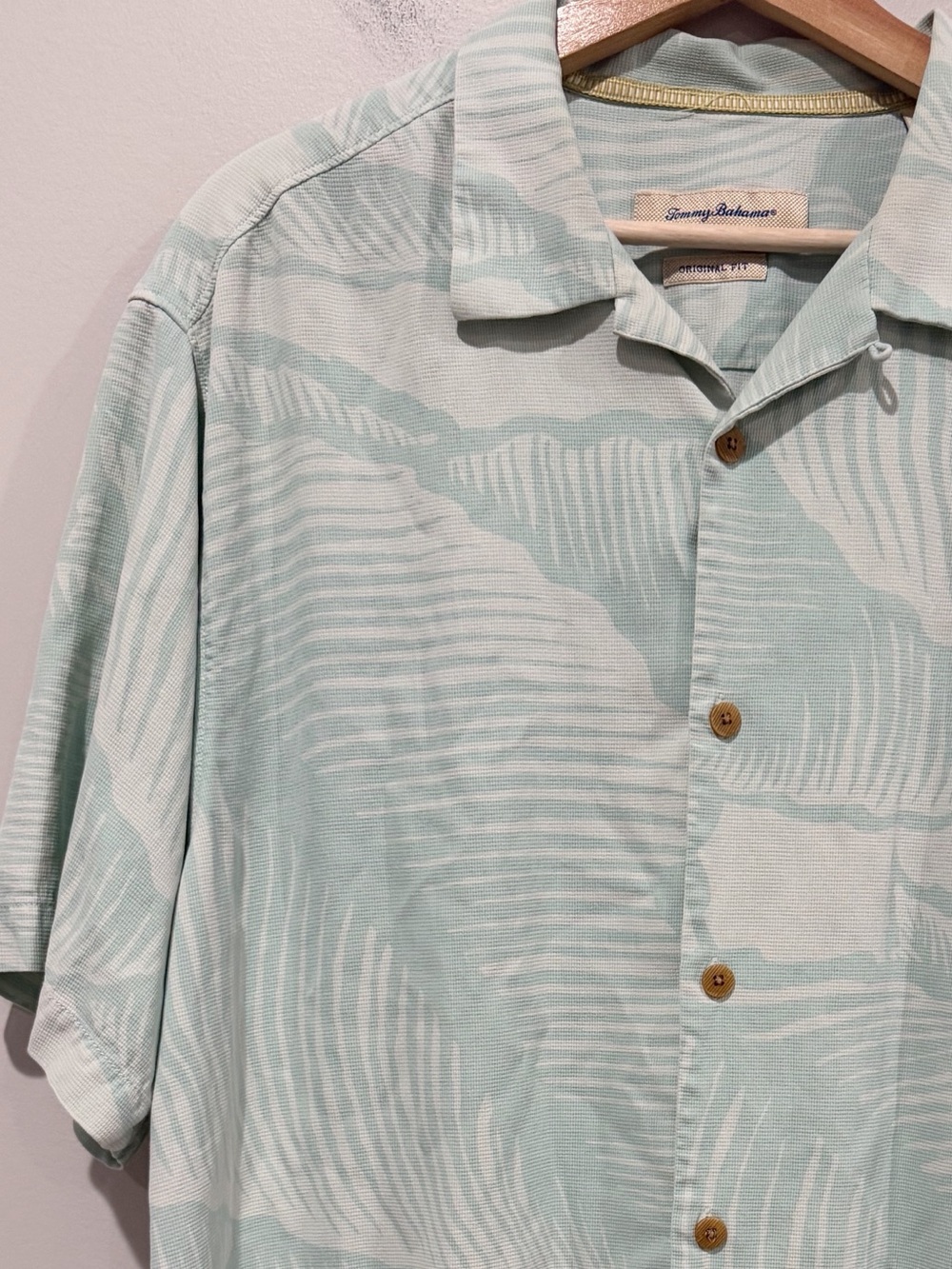 TOMMY BAHAMA Men’s Light Aqua Palm Print Camp Shirt 100% Silk Size Large
